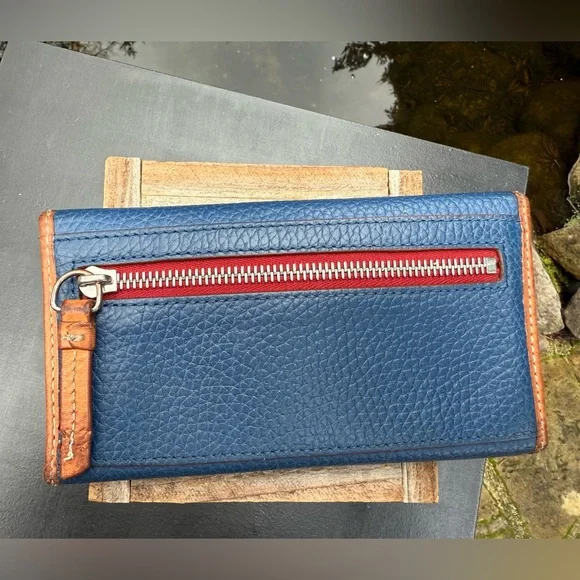 Vintage Dooney & Bourke Tri-Fold Leather Wallet - Picture 12 of 15